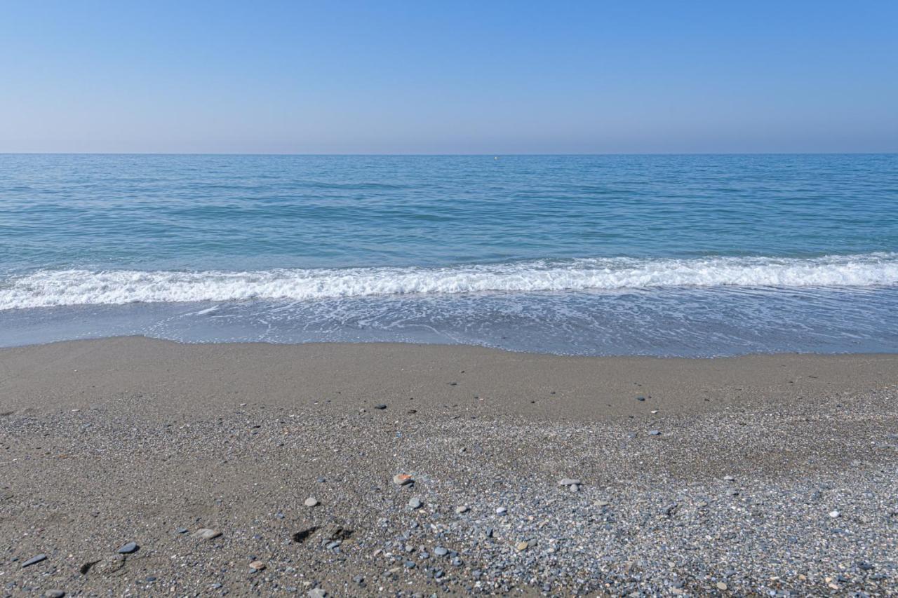 Wintowinrentals Amazing Front Sea View & Relax Торре-де-Бенагальбон Экстерьер фото